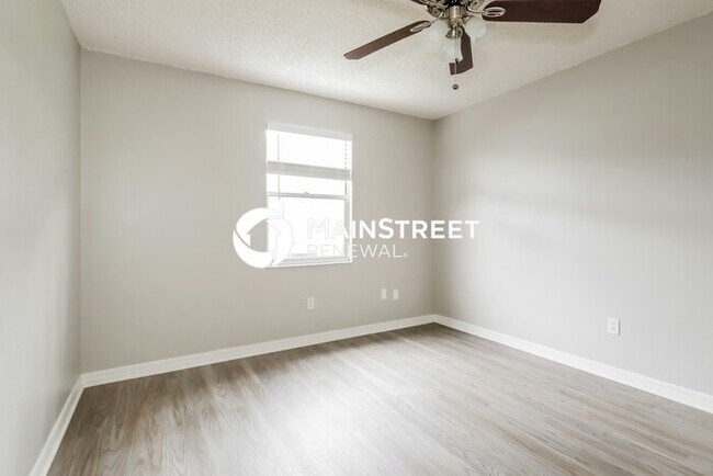 Building Photo - 3 Bedroom Pet-Friendly Home in Jacksonville, FL with Main Street Renewal