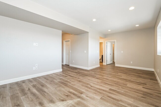 Building Photo - 7330 S Old Hammer Way