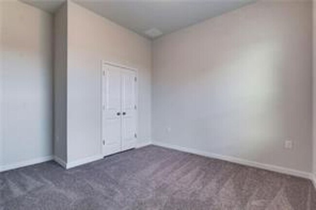 Building Photo - 15009 Ryman Rd