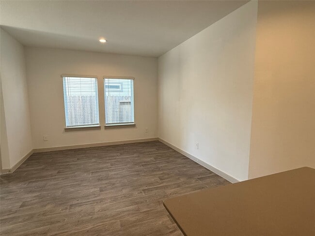 Building Photo - 12810 Harlesden Ln