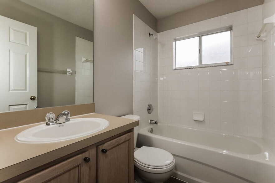 Building Photo - 6415 Buckhead Ct