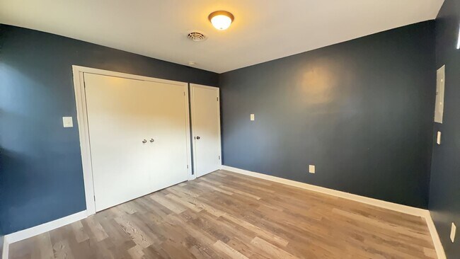 Building Photo - Well-Maintained 3-Bedroom Home with Fenced Backyard & Assigned Parking in Central Chesapeake