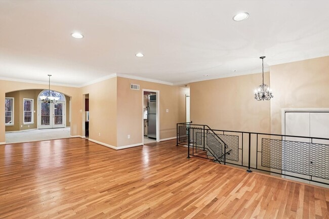 Building Photo - Wooded views in Silver Spring