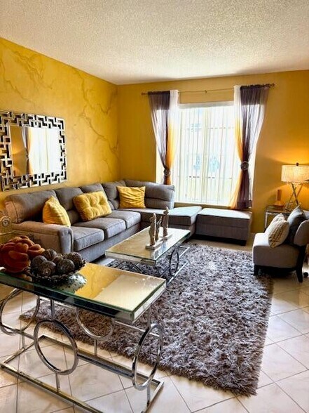 Building Photo - 7228 Chesapeake Cir