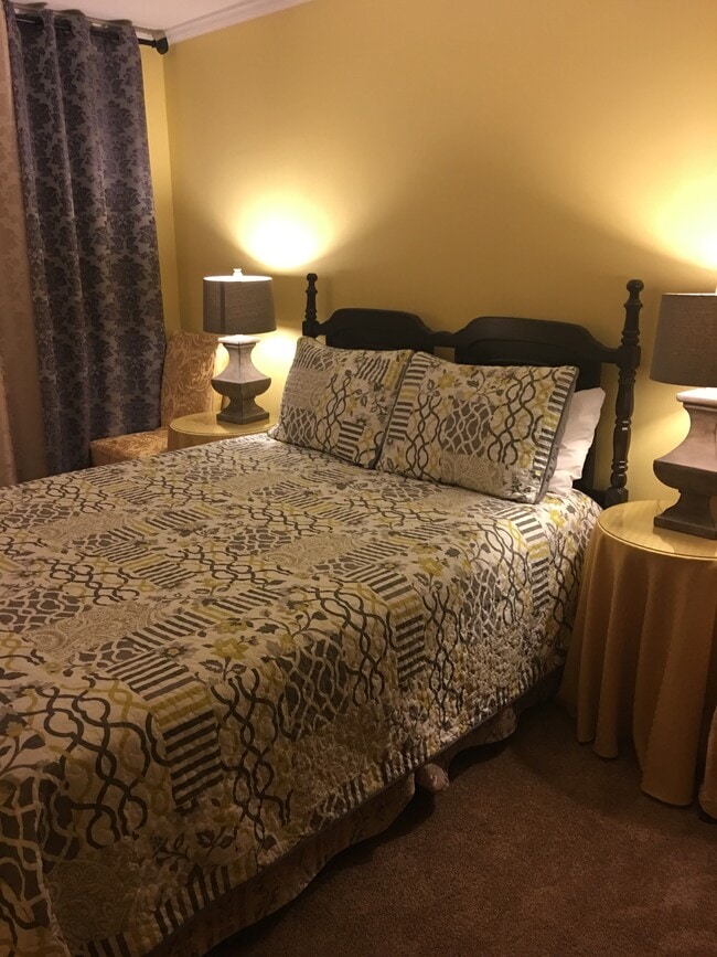 Building Photo - 1255 Yosemite St