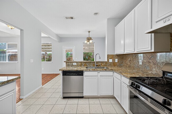 Building Photo - 2942 Blue Dawn Dr