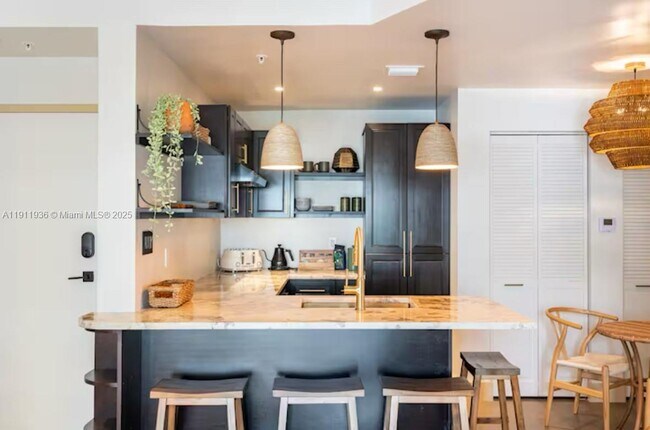 Building Photo - 481 NE 29th St