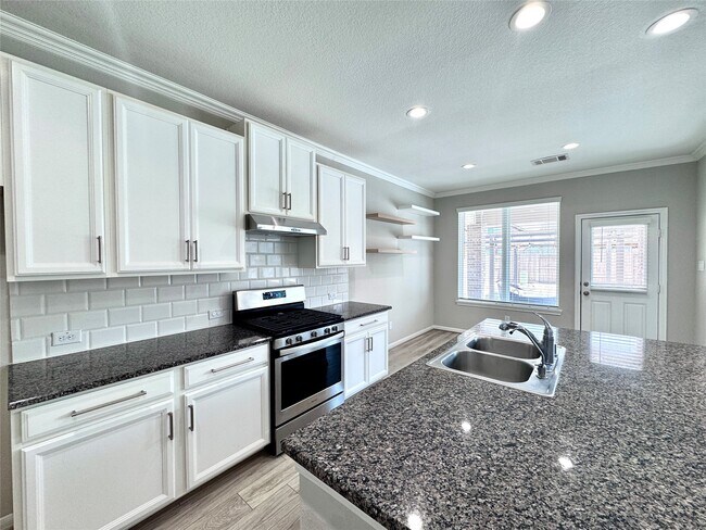 Building Photo - 24331 Bludana Ln