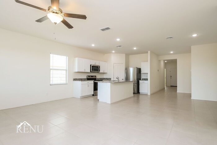 Building Photo - 18392 Los Gabrieles Wy