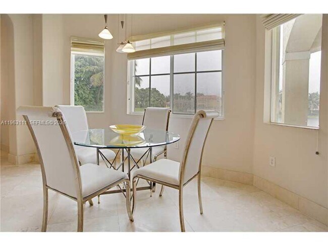 Building Photo - 7061 NW 113th Ct