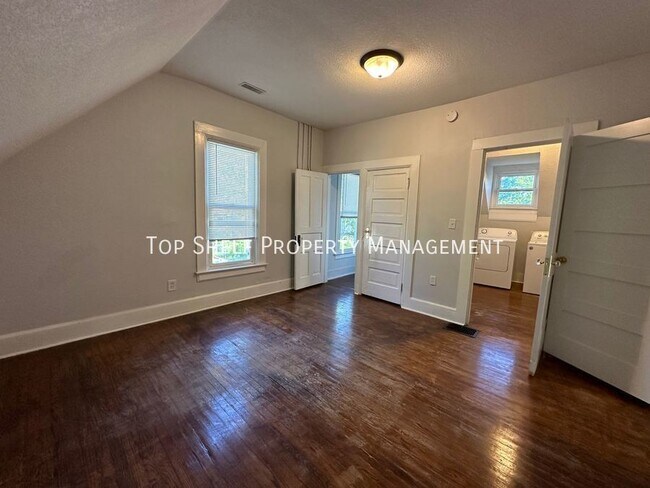 Building Photo - 1130 19th St