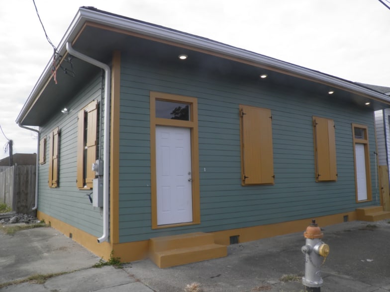 Building Photo - 1700 Frenchmen St