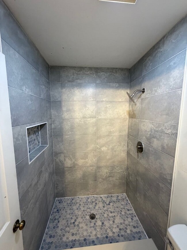 Building Photo - Southside Estates Beauty!  3 Bedrooms 2 Bathroom