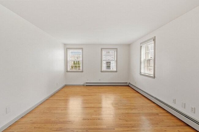 Building Photo - 12 Morse Ct
