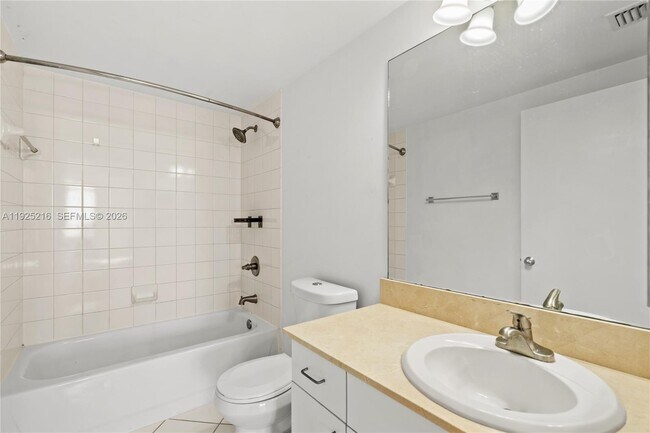 Building Photo - 701 Brickell Key Blvd