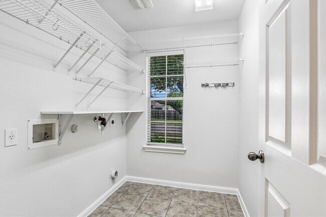 Building Photo - 3409 Endless Shore Dr