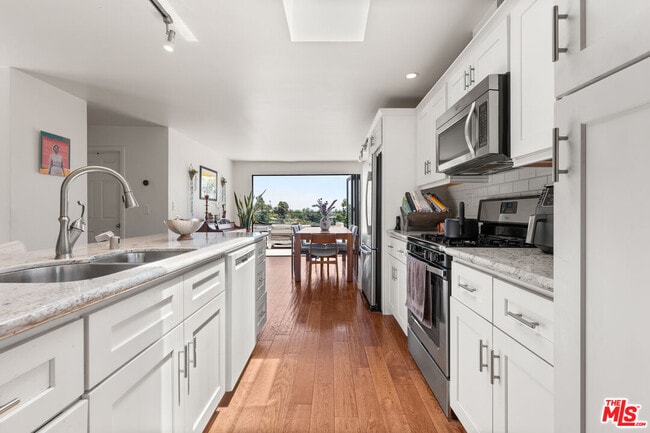 Building Photo - 485 Canyon Vista Dr