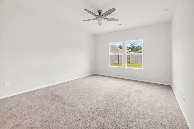 Building Photo - 15100 Crown Mnr Dr