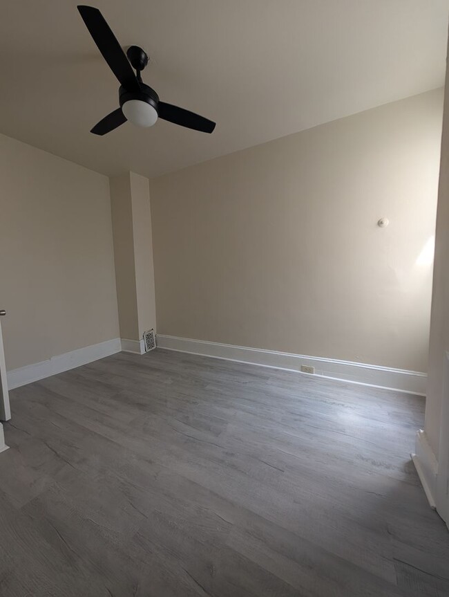 Building Photo - Beautiful Newly Remodeled 3 bedroom Coming...