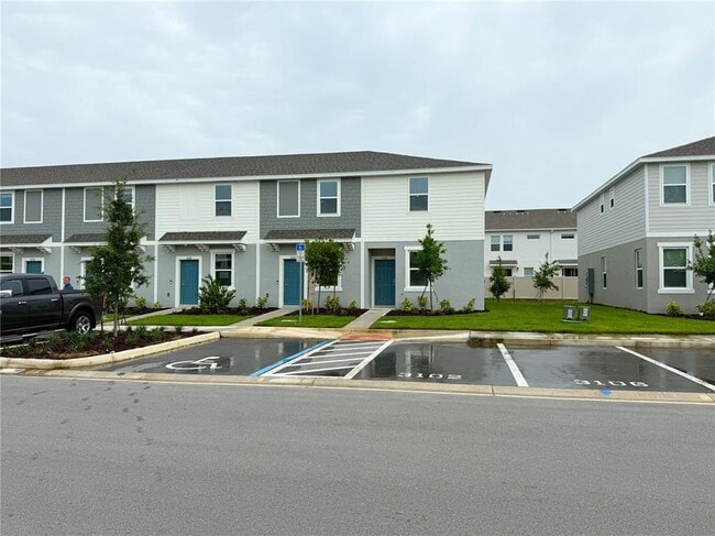 Building Photo - 3102 Skyline Lp