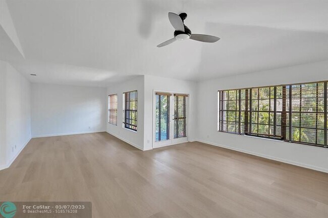 Building Photo - 2622 NW 49th St