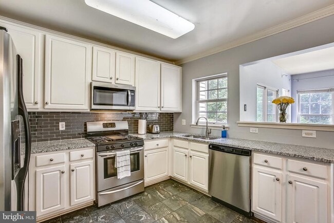 Building Photo - 3850 Koval Ln