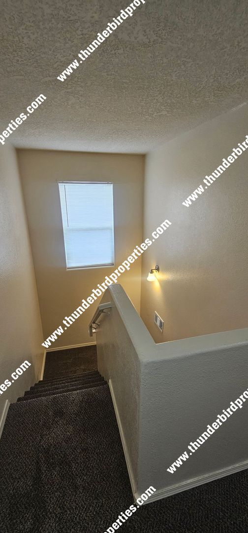 Building Photo - Spacious 4 bedroom, 3 bathroom in Ventana ...