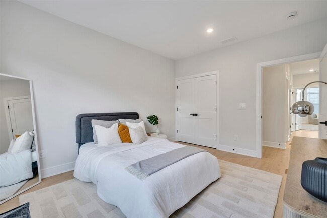 Building Photo - 7 SCENIC Ter