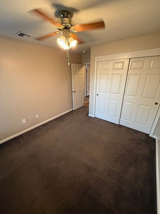 Building Photo - Charming 3-Bedroom Home in North Campus Park