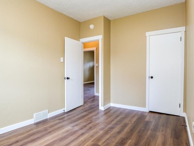 Building Photo - 2319 7th Ave