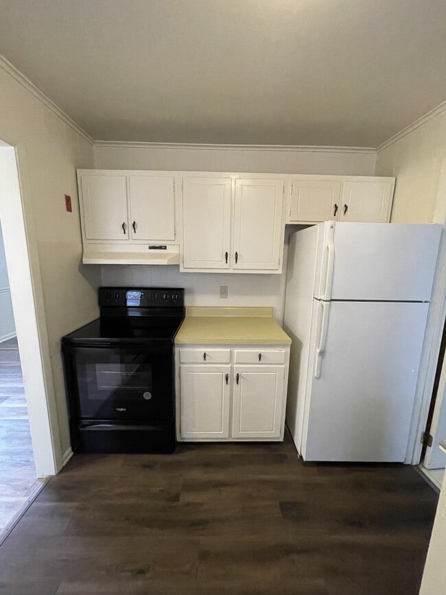 Building Photo - 311 Brookdale Dr