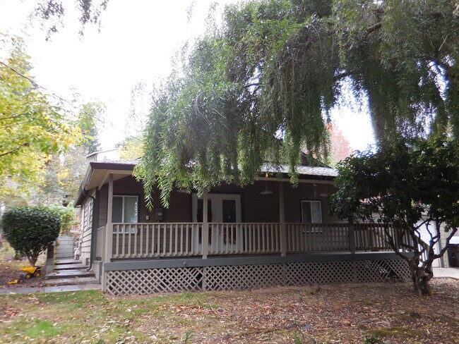 Building Photo - 1420 Dollar St