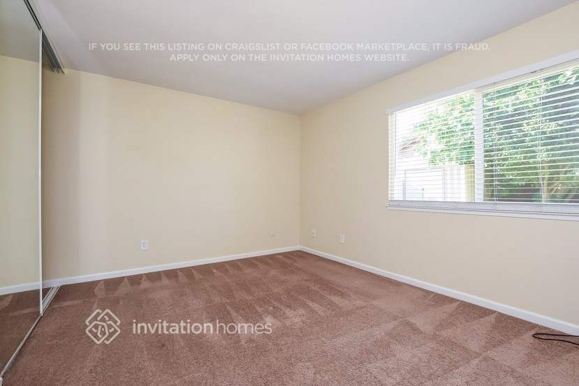 Building Photo - 165 N Catamaran Cir