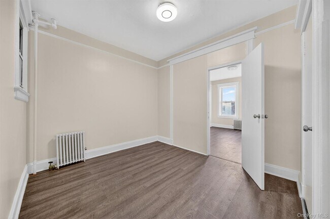 Building Photo - 74 Oak St