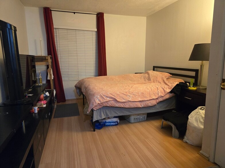 Building Photo - 2321 Highbury Ave