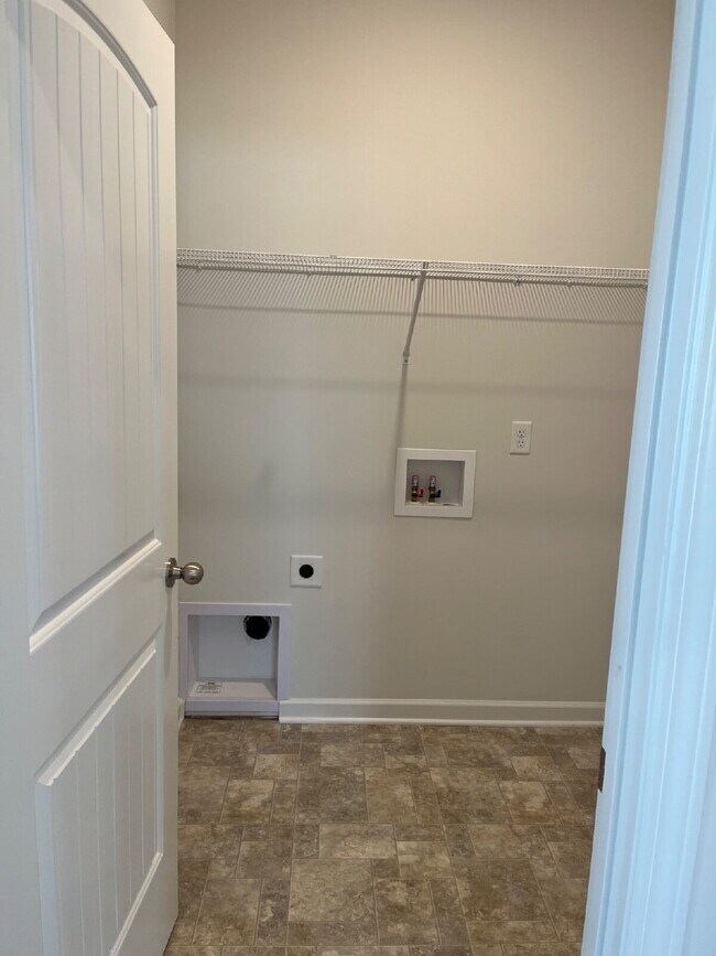 Building Photo - 306 Crimper Ln