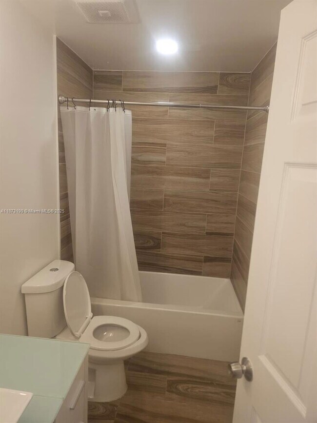 Building Photo - 11047 Longboat Dr