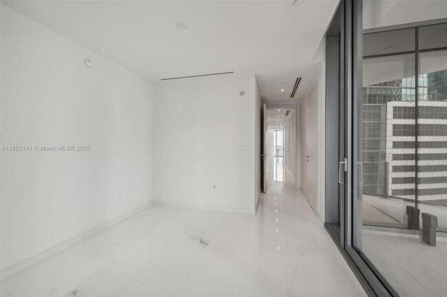 Building Photo - 300 S Biscayne Blvd