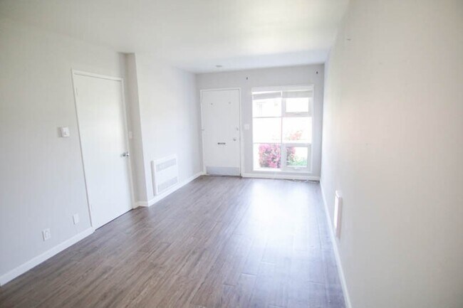 Building Photo - John's Landing: Mid-Century Studio w/ Walk...