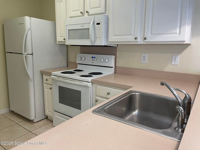 Building Photo - 1495 Malibu Cir NE