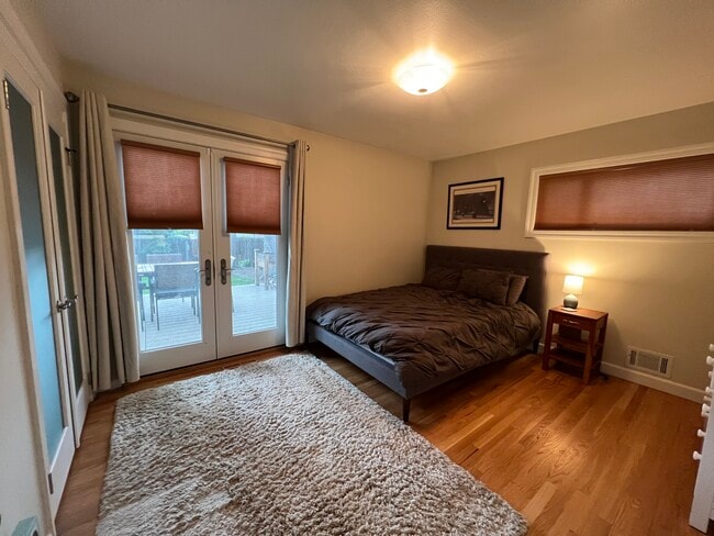 Building Photo - 2209 E Floyd Pl