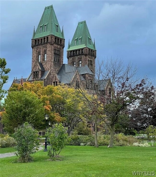 Building Photo - 57 Abbottsford Pl