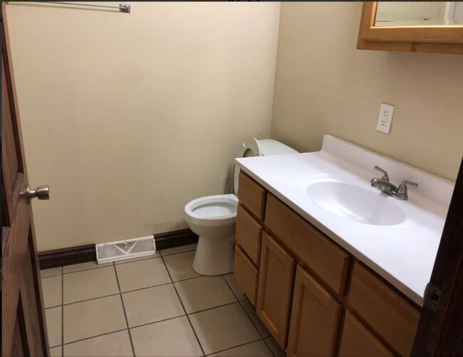 Building Photo - Marquette Housing- 509