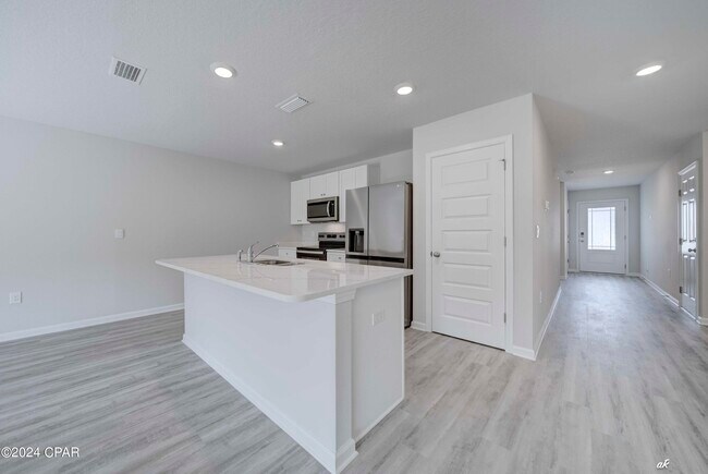 Building Photo - 282 Boggy Creek Way