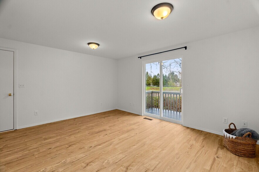 Building Photo - 1102 Irving St SW