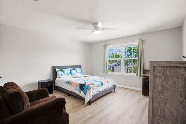 Building Photo - Your Dream Home Awaits!!!