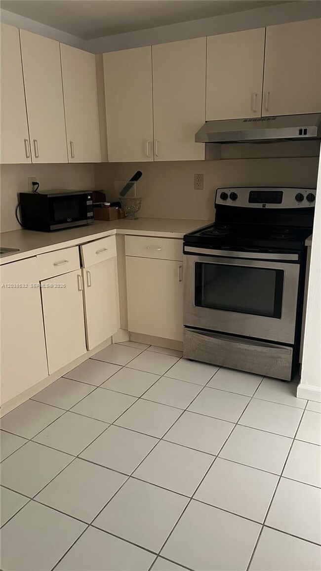 Building Photo - 9962 SW 88th St