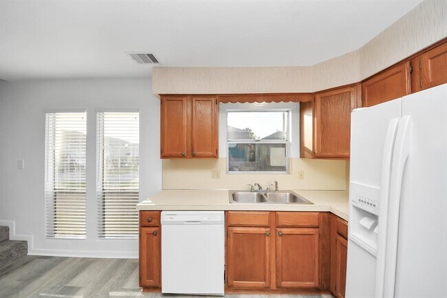 Building Photo - 129 Tarpon St
