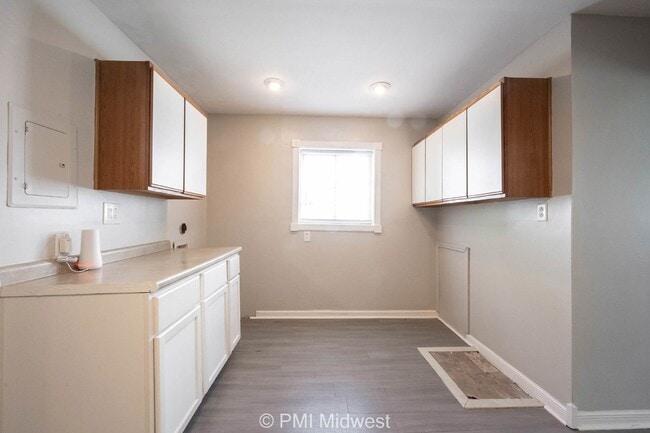 Building Photo - 3748 N Hawthorne Ln