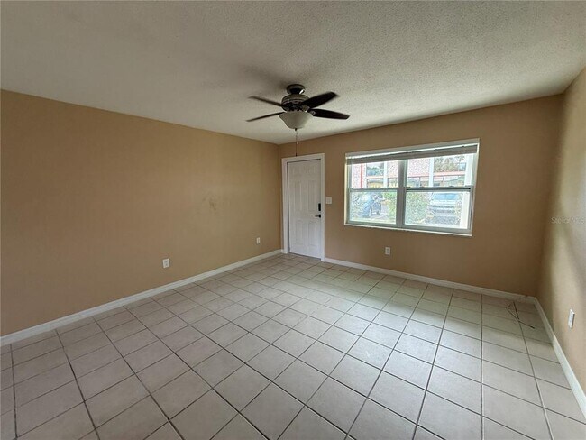 Building Photo - 7057 Sunset Dr S